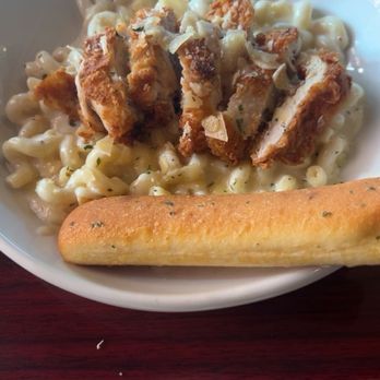 J's Pub & Grill - Crispy Chicken Alfredo - American Near Me - Reedsburg, Wisconsin J's Pub & Grill - Crispy Chicken Alfredo - American Near Me - Reedsburg, Wisconsin