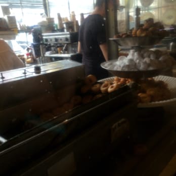Daily Dozen Doughnut - Fresh donuts - Bakeries Near Me - Seattle, Washington