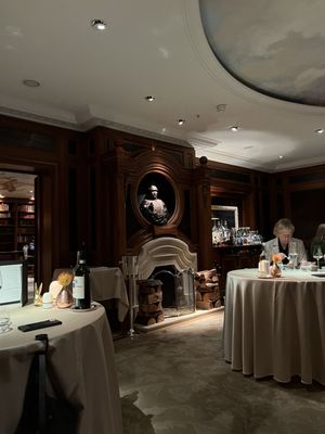 Lorenz Adlon Esszimmer by null