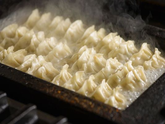 KAMINARI GYOZA BAR by null