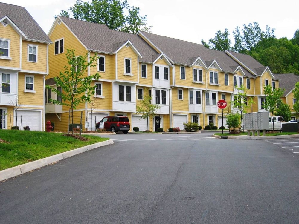 CARRIAGE GATE, LLC Updated September 2024 325 Winding River Ln