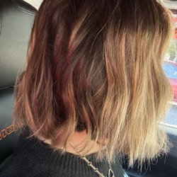 Drybar - Palo Alto - This is a "professional" blowout with "beach curls"