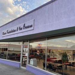 Ricas Frutaletas & Ice Cream - Ricas Frutaletas & Ice Cream storefront!