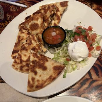Rainforest Cafe - Chicken quesadillas - American Near Me - Grapevine, Texas