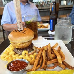 Macaroni  Mac & Cheese Burger