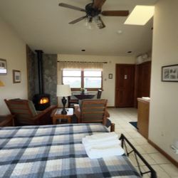 Inn At The Pinnacles