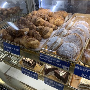 Mike's Pastry - Bakeries Near Me - Boston, Massachusetts