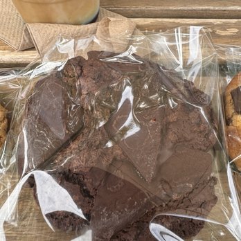 Kunst Coffee Haus - Double Dark Chocolate Chip Cookie - Coffee & Tea Near Me - Bayside, New York