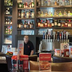 Red Robin Gourmet Burgers and Brews - Fastest moving waiter west of Mississippi
