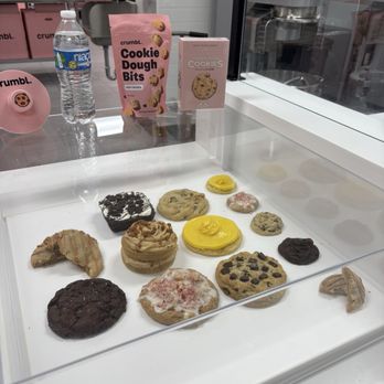 Crumbl - Lakeshore - Bakeries Near Me - San Francisco, California
