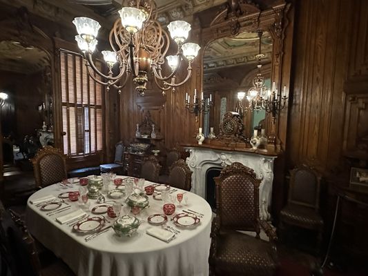 Victoria Mansion by null