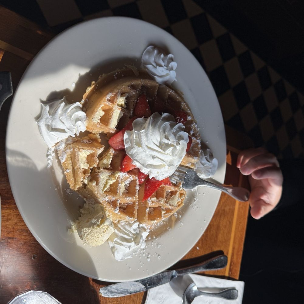 Frank's Diner - Belgian Waffle With Fruit - Diners Near Me - Spokane, Washington Frank's Diner - Belgian Waffle With Fruit - Diners Near Me - Spokane, Washington