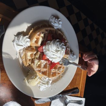 Frank's Diner - Belgian Waffle With Fruit - Diners Near Me - Spokane, Washington