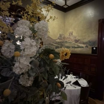 Maria's Cucina - Huge flower arrangement - Italian Near Me - Providence, Rhode Island Maria's Cucina - Huge flower arrangement - Italian Near Me - Providence, Rhode Island