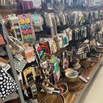 TJ MAXX - Updated October 2025 - 28 Photos & 51 Reviews - 1600 Saratoga