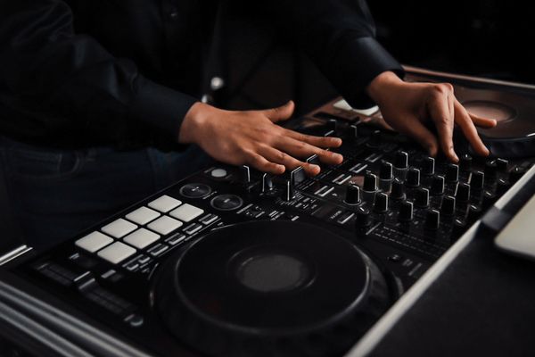 Wedding DJs | RMF Entertainment by null