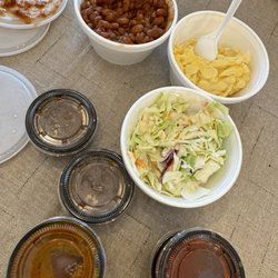 Rack Rubbers BBQ - Sides - BBQ beans, Mac cheese and coleslaw with different bbq sauces.