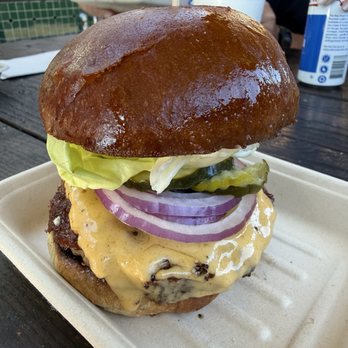Scolari's Good Eats - Classic burger - Burgers Near Me - Alameda, California