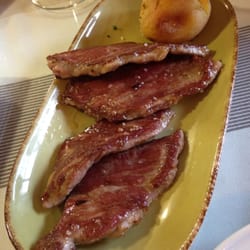 Mesón La Almazara de Carmona - Presa ibérica con patata arrugá y picón