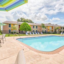 Del Sol Apartments