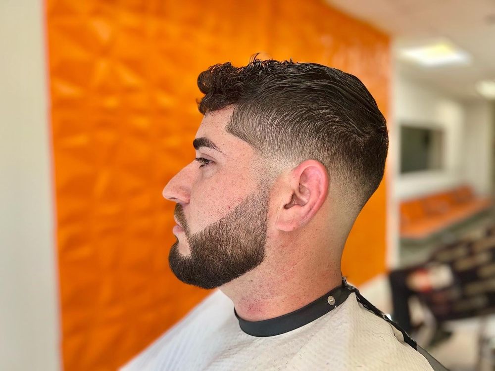 Roland Barber Shop & beauty salon Logo