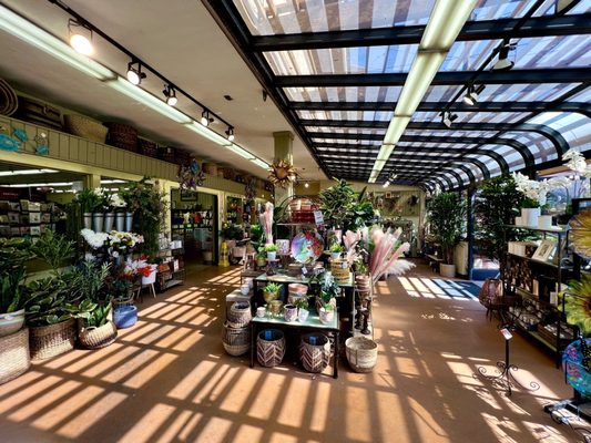 Armstrong Garden Centers, 635 W Huntington Dr, Monrovia, CA 91016