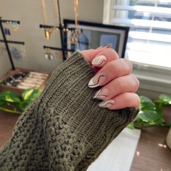 Moonrock Beauty Spa - Acrylic gel nails