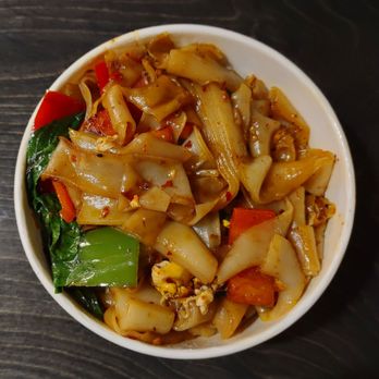 Mama Made - Basil Noodle with shrimp - Thai Near Me - San Diego, California