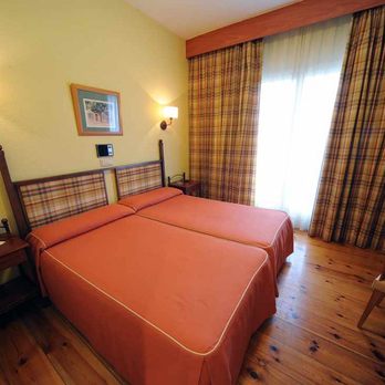 Gran Hotel - Hotels Near Me - Jaca, HU