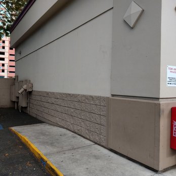 Hele - No signage to back up an excuse of a "no loitering' policy - Gas Stations Near Me - Honolulu, Hawaii Hele - No signage to back up an excuse of a "no loitering' policy - Gas Stations Near Me - Honolulu, Hawaii