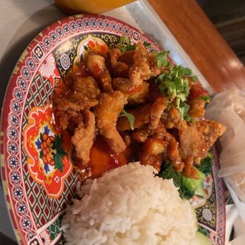 Noods n’ Chill - Hand Pulled Thai Milk Tea Popcorn Chicken - Thai Near Me - Brooklyn, New York