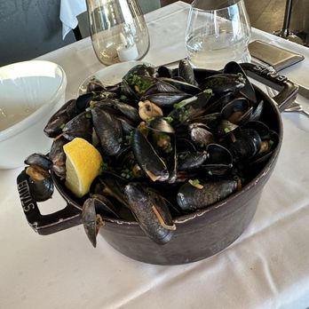 Lofoten Fiskerestaurant - Mussels - Scandinavian Near Me - Oslo, 03 Lofoten Fiskerestaurant - Mussels - Scandinavian Near Me - Oslo, 03