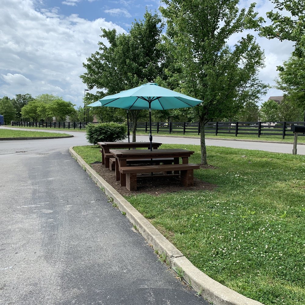 Los Compadres - Picnic area - Food Trucks Near Me - Lexington, Kentucky Los Compadres - Picnic area - Food Trucks Near Me - Lexington, Kentucky