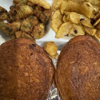 Mike’s Cafe - Fried okra, fried potatoes, fried cornbread and smoked chicken below the cornbread - American Near Me - Elkmont, Alabama
