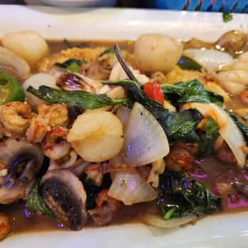 Deckhand Oyster Bar - Drunken Sailor. - Seafood Near Me - Austin, Texas