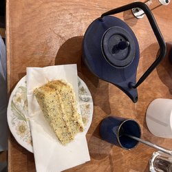 Eteaket - Orange and sesame cake with the contended mind tea