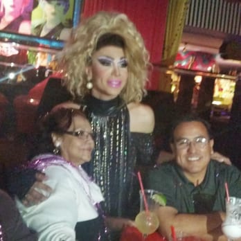 Lips - Mi suegra and cuñado con vavavoom!!! - Bars Near Me - San Diego, California