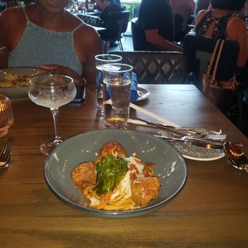 Vicino - Spaghetti with meatballs - Italian Near Me - Indianapolis, Indiana Vicino - Spaghetti with meatballs - Italian Near Me - Indianapolis, Indiana