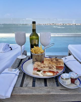 Sagra Rooftop Restaurant and Bar by null