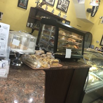 La Gran Via Super Cake - a bakery counter - Bakeries Near Me - Miami, Florida La Gran Via Super Cake - a bakery counter - Bakeries Near Me - Miami, Florida