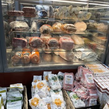 Domingo's Italian Deli - a display case full of italian deli items - Grocery Near Me - Encino, California Domingo's Italian Deli - a display case full of italian deli items - Grocery Near Me - Encino, California