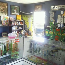 Charlie's Smoke Shop
