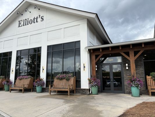 Elliott's by null