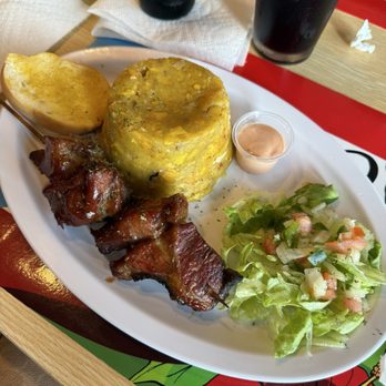 Willie's Pinchos in Orlando - 12.99 lunch special mofongo and pincho - Puerto Rican Near Me - Orlando, Florida Willie's Pinchos in Orlando - 12.99 lunch special mofongo and pincho - Puerto Rican Near Me - Orlando, Florida