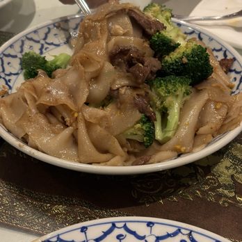 President Thai - Pad See Ew - Thai Near Me - Pasadena, California President Thai - Pad See Ew - Thai Near Me - Pasadena, California