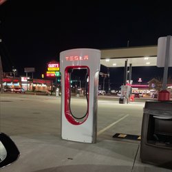 Tesla Supercharger - Braum's Fresh Market across the street