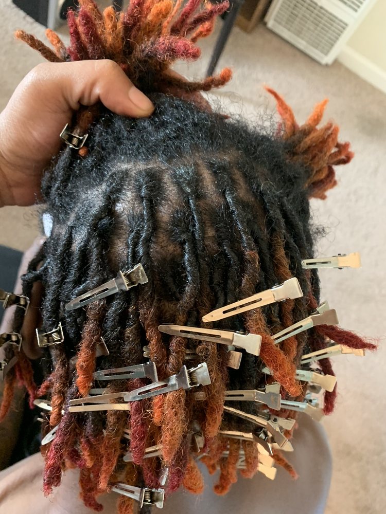 Braids by Britt Logo