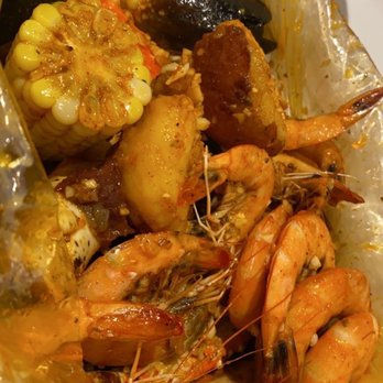 Cap't Loui - King crab, double shrimp, and muscles - Cajun/Creole Near Me - Stoneham, Massachusetts