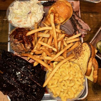 Apocalypse BBQ - Cole Slaw Cornbread Brisket Pulled pork Fries Toast Cafecito Ribs Mac & Cheese - Food Trucks Near Me - Miami, Florida