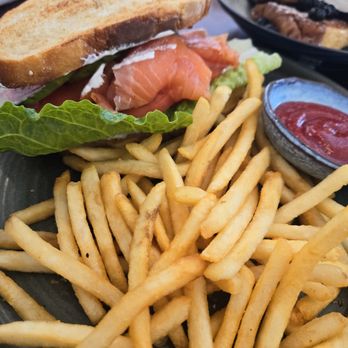 Fig & Ginger - Smoked Salmon Sandwich - Breakfast & Brunch Near Me - Honolulu, Hawaii